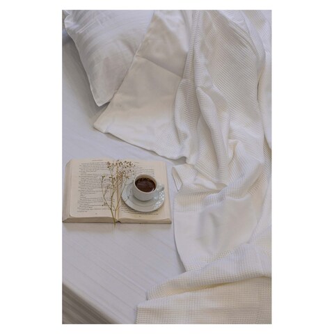 Mehalla Bed Cover Knitted -230x250 - White