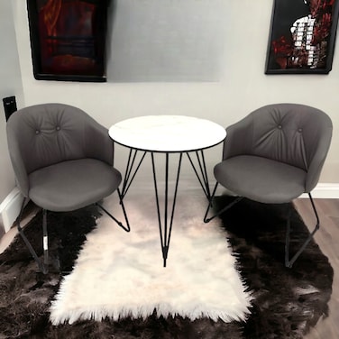 Outdoor seating: 2 seats with a table