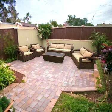 جلسة خارجية بنى فاتح - بيج 7 مقاعد مع طاولة زجاج