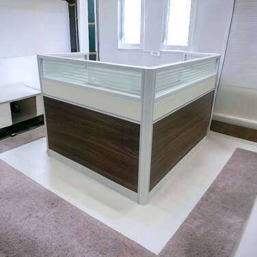 Desk with coffee &amp; white partitions, 120 cm