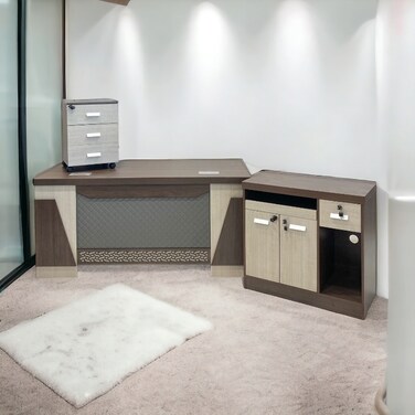 Brown wooden desk - 180 x 85 x 75 cm