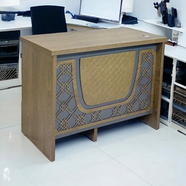 Brown wooden desk 140 x 60 x 75 cm