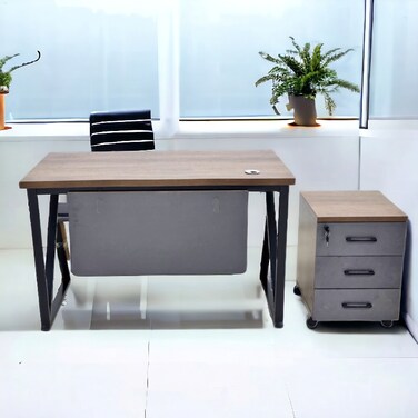 Wooden desk, size 140x70x75 cm