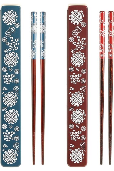 Azonee Portable Chopsticks Set with Case, 2 Pairs Reusable Natural Wooden Chopsticks Japanese Style