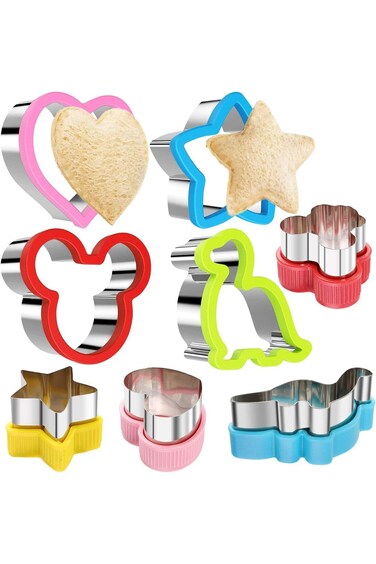 KASTWAVE Sandwiches Cutter Set, 8Pcs Mickey Mouse &amp; Dinosaur &amp; Heart &amp; Star Shapes Sandwiches Cutte
