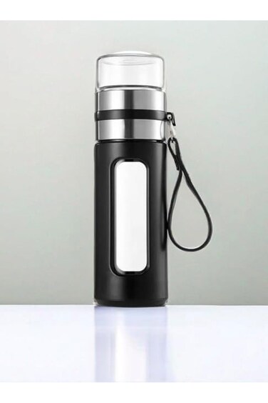 كوب شاي مع مصفاة مقاومة للحرارة