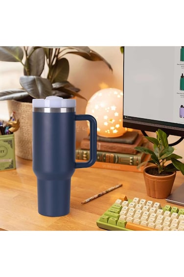 كوب معزول بالفراغ من الفولاذ المقاوم للصدأ مع غطاء وقشة للماء والشاي المثلج أو القهوة والعصائر