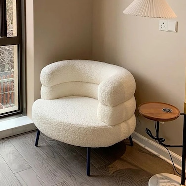Single chair (white boucl&eacute; fabric)