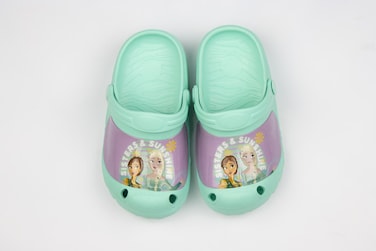 Frozen Kids Clogs with Elsa Print Lightweight &amp; Comfortable Slip-On Sandals  Girls &ndash; Aquamarine