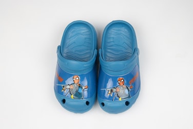 قباقيب سبايدرمان للأطفال - حذاء خفيف الوزن ومريح سهل الارتداء للأولاد - أزرق