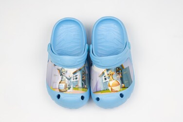 قباقيب توم وجيري للأطفال – حذاء خفيف الوزن ومريح للأولاد – أزرق