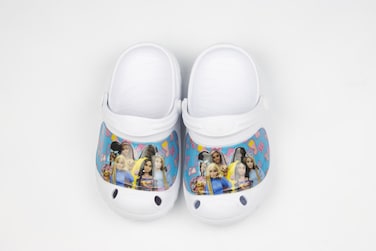 قباقيب باربي للأطفال - صندل خفيف الوزن ومريح سهل الارتداء - أبيض