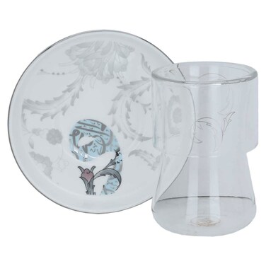 طقم من علب الشاي مع صحن بورسلين أبيض محفور بأحرف عربية بالفضة ، 12 قطعة