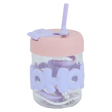 كوب زجاجي بغطاء وردي وقش