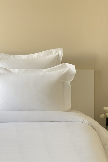 طقم غطاء لحاف فندقي منسوج بنقشة سرّ جاكار مكون من 3 قطع – مقاس مفرد