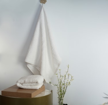 Gentelle Hotel Luxury Bath Towel 90 cm x 160cm, White, 100% Cotton