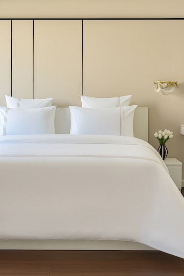 طقم غطاء لحاف فندقي سرّ جولد مكون من 5 قطع – مقاس كوين