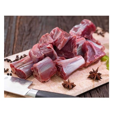 لحم ماعز محلي طازج