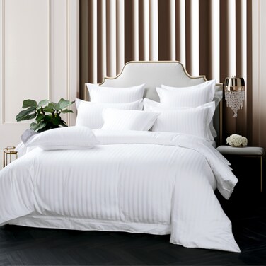 مفرش فندقي مزدوج من مايكروفايبر، يناسب سرير بحجم 200 سم × 200 سم، 9 قطع، مع الحشوة القابلة للنزع، بتصميم خطوط فندقية, أبيض