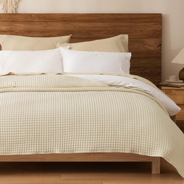 Muslin Blanket Twin Size (165cm x 230cm), Ultra Soft 50% Lyocell &amp; 50% Cotton Blanket, Lightweight Breathable and Moisture Absorption Bedding, Sand