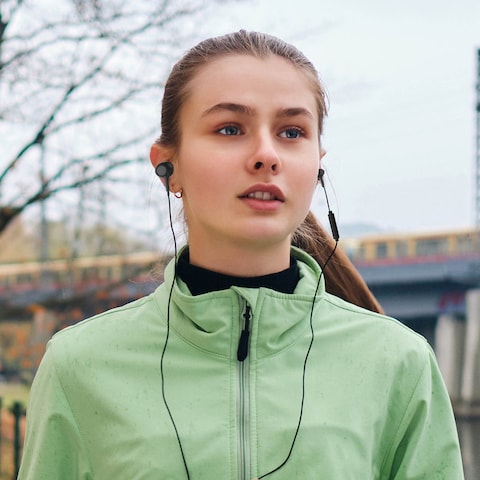 SEEKEN Type-C Stereo Wired Earphones - Black, High-Resolution Audio, Long Battery Life, Premium Design, High-Quality.