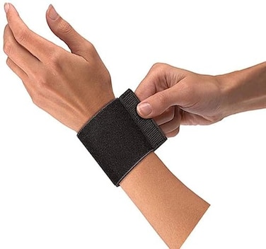 Mueller Elastic Wrist Supportw/Loop Black OSFM: 961