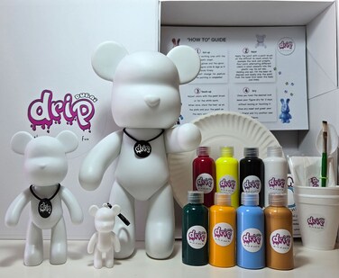 DIY Fluid Acrylic Pouring Paint BEAR-FAMILY Classic 33cm Bear + 18cm Bear + Keychain Bear + 8 bottles paint: Rose-Red, Lemon-Yellow, Black, White, Dark-Green, Orange, Light-Blue, Gold.