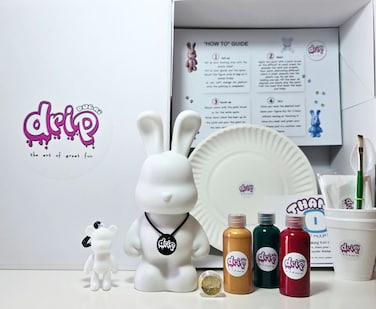 DIY Fluid Acrylic Pouring Paint BUNNY Happiness 23cm Money Saver Kit + Toy Keychain and Glitter: Rose-Red, Gold, Dark-Green.
