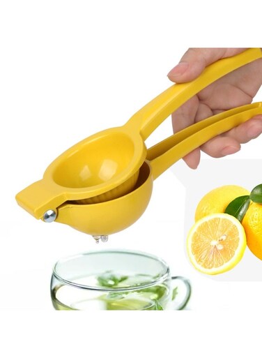 Manual Lemon Squeezer Juicer with Built-in Strainer &acirc;&euro;&ldquo; Heavy Duty Hand Press Citrus Juice Extractor for Lemon, Lime &amp; Orange &acirc;&euro;&ldquo; Multipurpose Kitchen Tool for Home, Restaurants, Cafes &amp; Cooking Classes (Yellow)