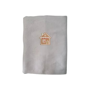 منشفة بيضاء بيضاء مطرزة بمقاس 50 × 80 سم من BYFT - تصميم "كوكي بيت الزنجبيل" 100٪ قطن - مجموعة العطلات الفاخرة