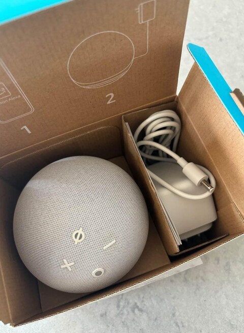 Dot (5th Gen)  smart bluetooth speaker with vibrant sound and Alexa  Use your voice to control smart home devices, play music or the Quran, and more (speaks English &amp; Khaleeji) White