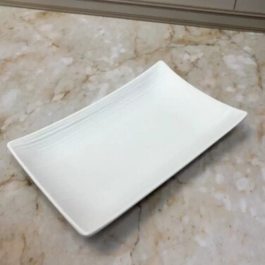 Dynasty Melamine Italy Designed 8 Inch Matt Finish Medium Tray- White