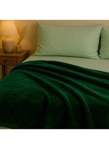 Decor Flannel Blanket &acirc;&euro;&ldquo; Single (150x200 cm)   Solid Dark Green   Ultra-Soft, Lightweight &amp; All-Season Comfort