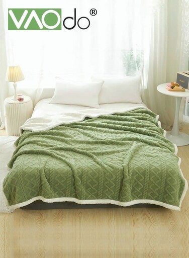 Fuzzy 3D Pattern Blanket with Double-sided, Multifunctional Skin-friendly Breathable Warm Blanket for All Seasons, Portable Throw Blankets for Couch, Elegant Blanket for Couch Bed Office, 180*200CM, Green