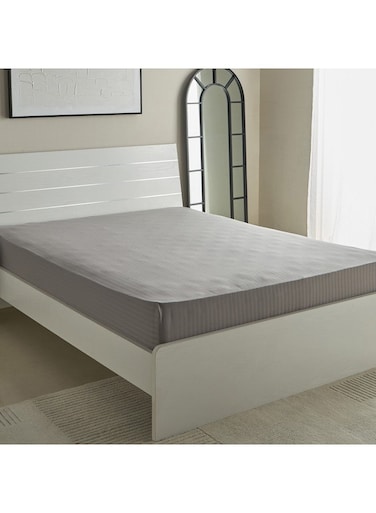 Box Hamilton Satin Stripe Queen Fitted Sheet 200 x 36 x 150 cm