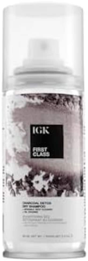 شامبو جاف للتخلص من سموم الفحم من الدرجة الأولى من IGK للشعر الدهني، يوازن الزيت + يلطف فروة الرأس + يزيد حجمه، نباتي + لم يتم الإساءة إلى الحيوانات لتصنيعه.