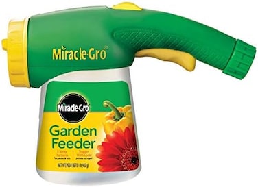 Miracle-Gro Garden Feeder with 1-Pound Miracle-Gro All Purpo