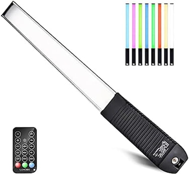 اضاءة LED RGB للتصوير الفوتوغرافي محمولة باليد 1000 لومن CRI 95+ USB قابلة لاعادة الشحن مع جهاز تحكم عن بعد وشنطة حمل ودرجة حرارة لون قابلة للتعديل 3000-6000 كلفن و8 الوان
