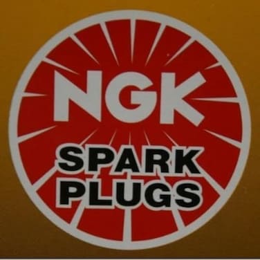 NGK شمعة اشعال ILKR8E6 (1422) - عبوة من 4 قطع