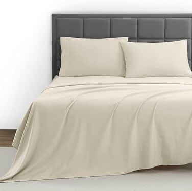 شراشف سرير من كلارا كلارك، مجموعة من سلسلة بريميير 1800 مكونة من 4 قطع بجيب عميق، لا تتجعد ولا تبهت، مقاومة للبقع، أغطية سرير ناعمة فاخرة وأغطية وسائد، كاليفورنيا مقاس كينج، (لون بيج كريم)