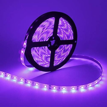 طقم شريط إضاءة LED بالأشعة فوق البنفسجية من LightingWill بقوة 24 واط، مقاوم للماء بمعيار IP65، طوله 16.4 قدم/5 أمتار، 3528، 300 مصباح LED، إضاءة سوداء بطول موجي 395-405 نانومتر، مناسب لتزيين حفلات الد