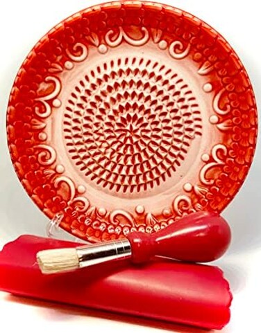 Wdiaodn BonCera, All-in-one 4pcs Prime Ceramic Garlic Grater Set - HandMade, Red Emboss Design Grater Plate w/Garlic Peeler, Gathering Brush, Display Stand, It's also grating Turmeric, Ginger, and mor