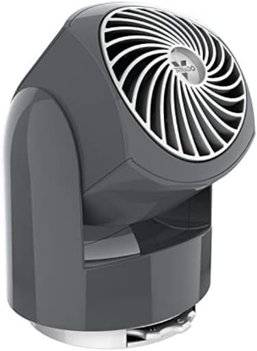مروحة Vornado Flippi V6 المدمجة لتوزيع الهواء، مروحة سفر هادئة محمولة للمكتب أو غرفة النوم، رأس قابل للتعديل، سرعتان، لون رمادي عاصف.