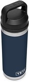 زجاجة YETI Rambler سعة 18 أونصة، معزولة بتفريغ الهواء، مصنوعة من الفولاذ المقاوم للصدأ مع غطاء للشرب السريع، لون كحلي.