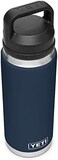 زجاجة YETI Rambler سعة 26 أونصة، معزولة بتفريغ الهواء، مصنوعة من الفولاذ المقاوم للصدأ مع غطاء للشرب السريع، لون كحلي.