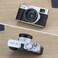 غطاء عدسة معدني فائق النحافة Haoge LH-X51B 2 في 1 مع مجموعة حلقات محول لكاميرا Fuji X100VI و Fujifilm FinePix X100V، أسود.