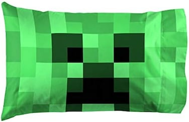 Jay Franco Minecraft Lone Creeper 1 Pack Pillowcase - Double-Sided Super Soft Bedding (Official Minecraft Product.