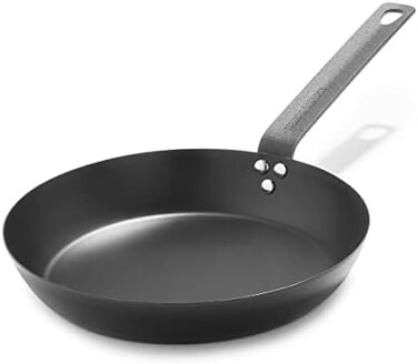 مقلاة Merten & Storck المصنوعة من الفولاذ الكربوني المعالج مسبقًا، مقاس 26 سم، مناسبة للاستخدام في الفرن، لون أسود.