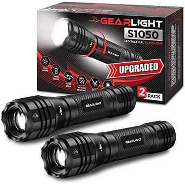مصباح يدوي GearLight S1050 LED عالي الإضاءة - مصابيح يدوية للتخييم والمشي لمسافات طويلة والتنزه مع الكلاب - مصابيح طوارئ قوية بثلاثة أوضاع للاستخدام الخارجي - مصباح يدوي ساطع مع شعاع قابل للتكبير.