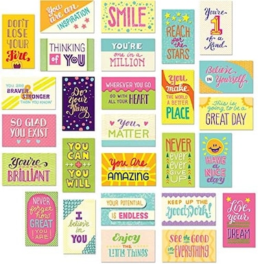 Youngever 300 Pack Motivational Quote Cards, 100 Unique Inspirational Designs Cards, Business Card Sized Encouragement Cards, Gifts for Employees, Thinking of You Gifts, Appreciation Cards.